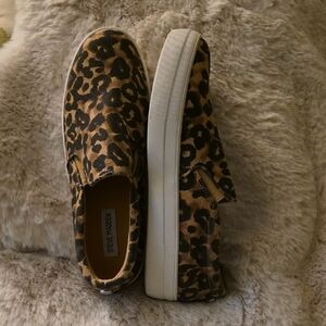 EUC Steve Madden Animal Print Slip-On Shoes-Size 10